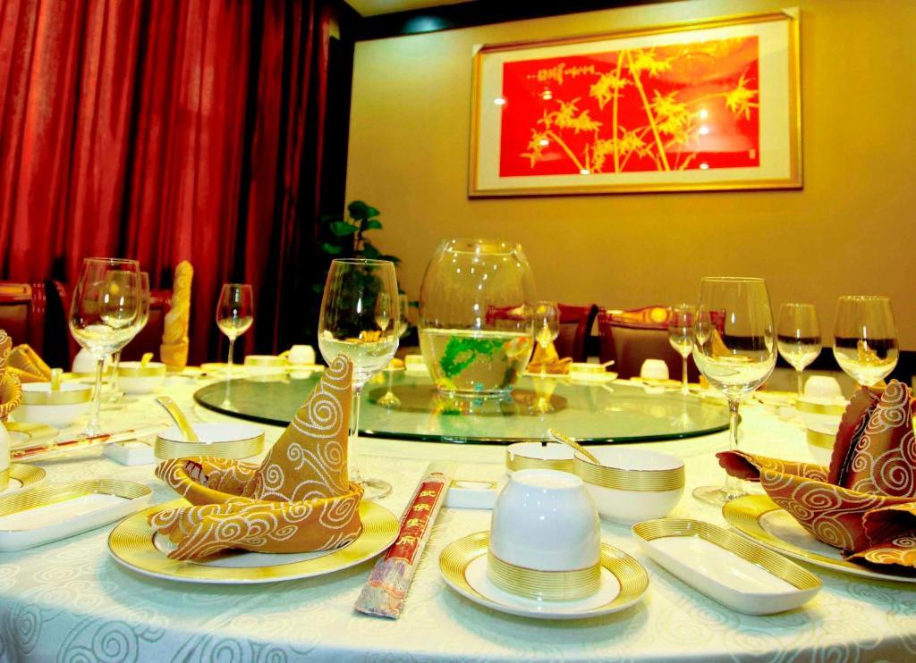 Tianhe Hotel Чэнду Экстерьер фото