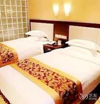 Tianhe Hotel Чэнду Экстерьер фото